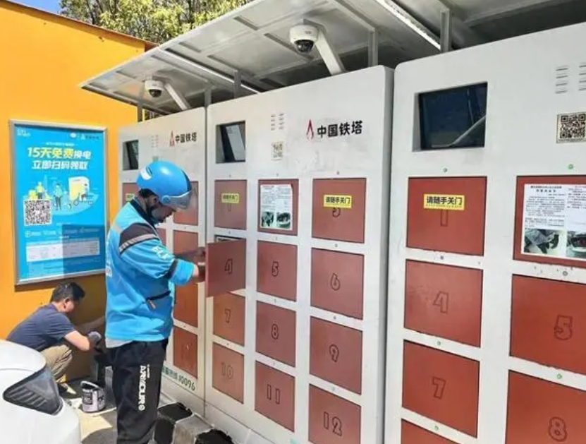 1分鐘讓外賣小哥隨時(shí)“滿電”，武漢兩萬(wàn)組鋰電池?fù)Q新“上崗”